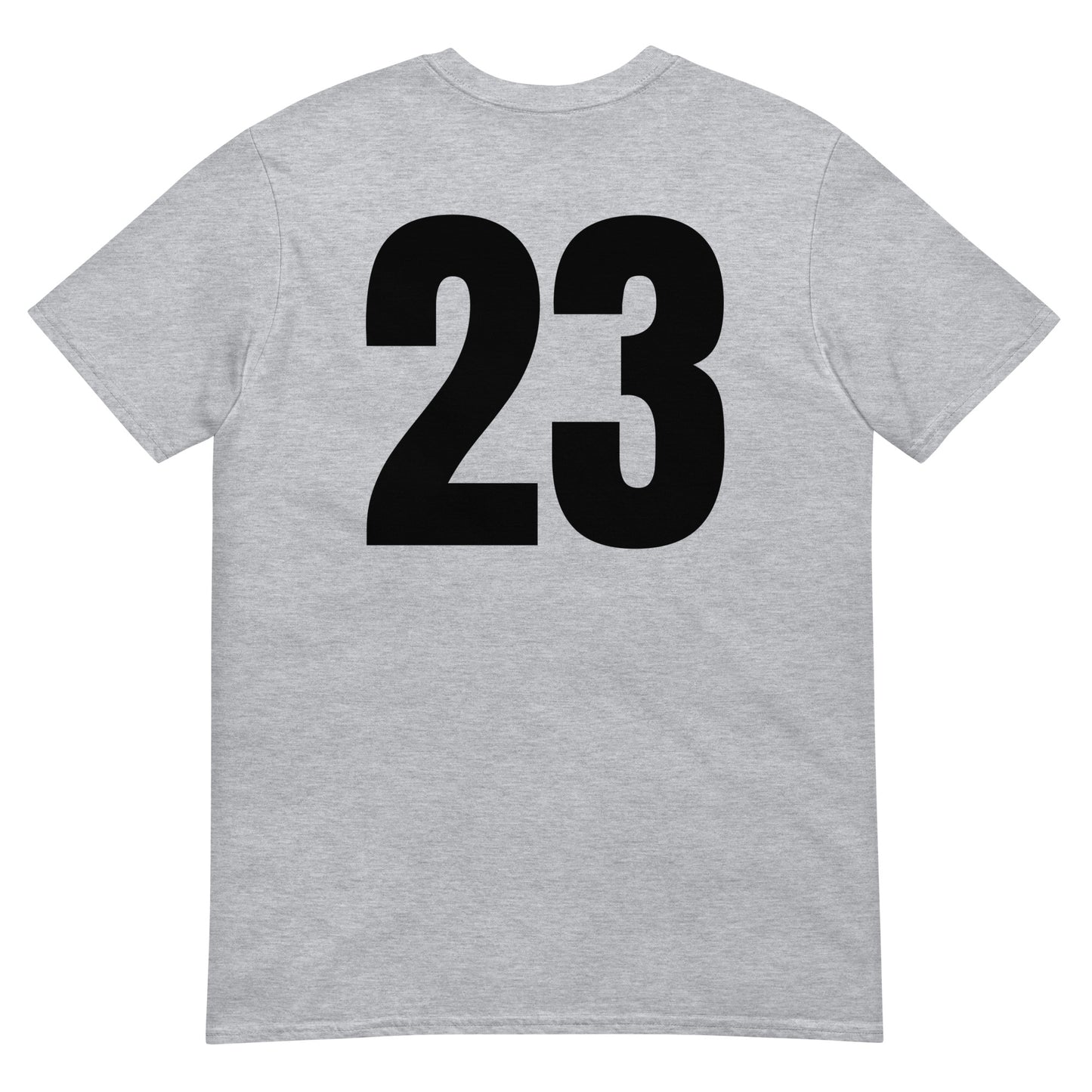 Numero 23 selässä t-paita