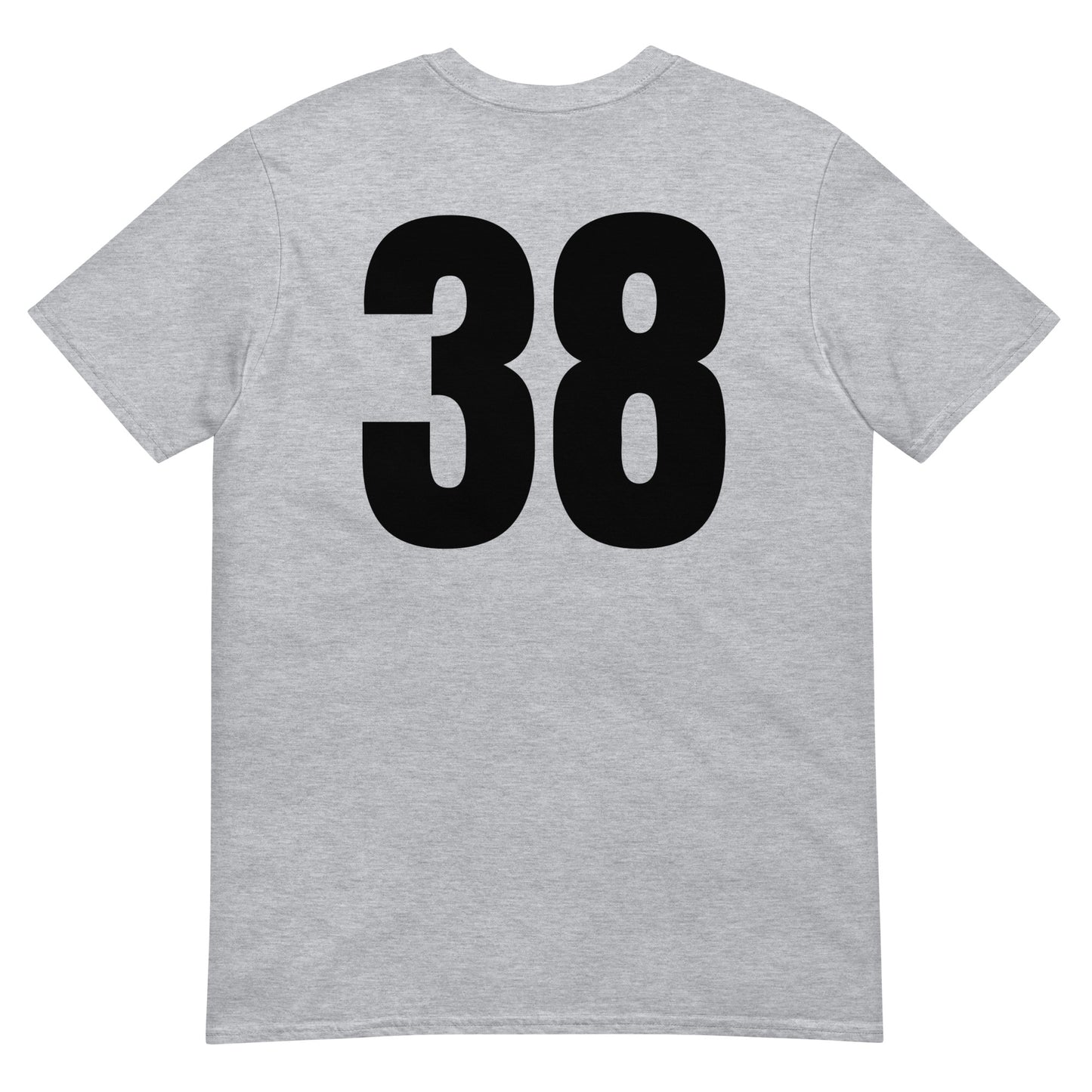 Numero 38 selässä t-paita