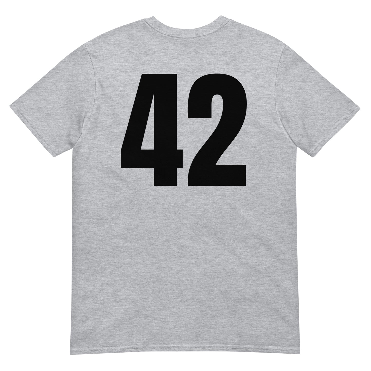 Numero 42 selässä t-paita