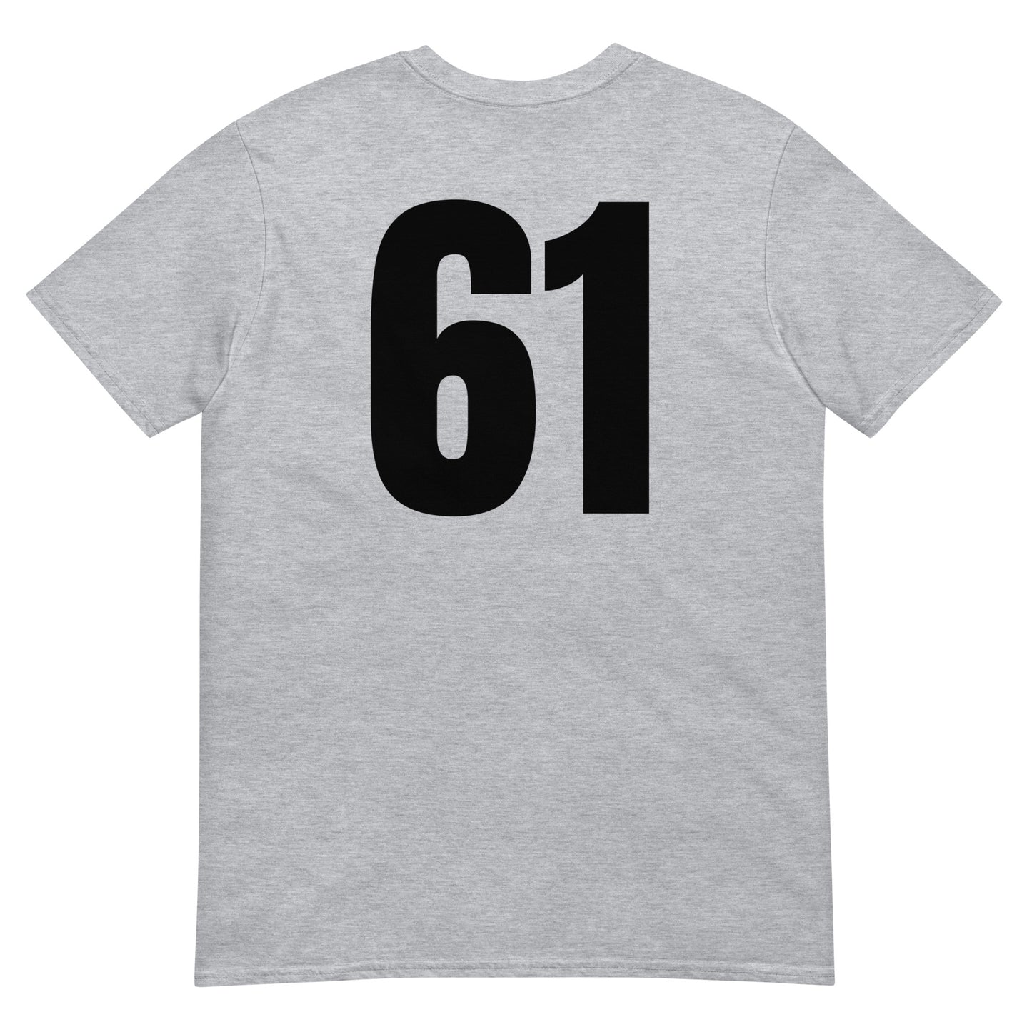 Numero 61 selässä t-paita