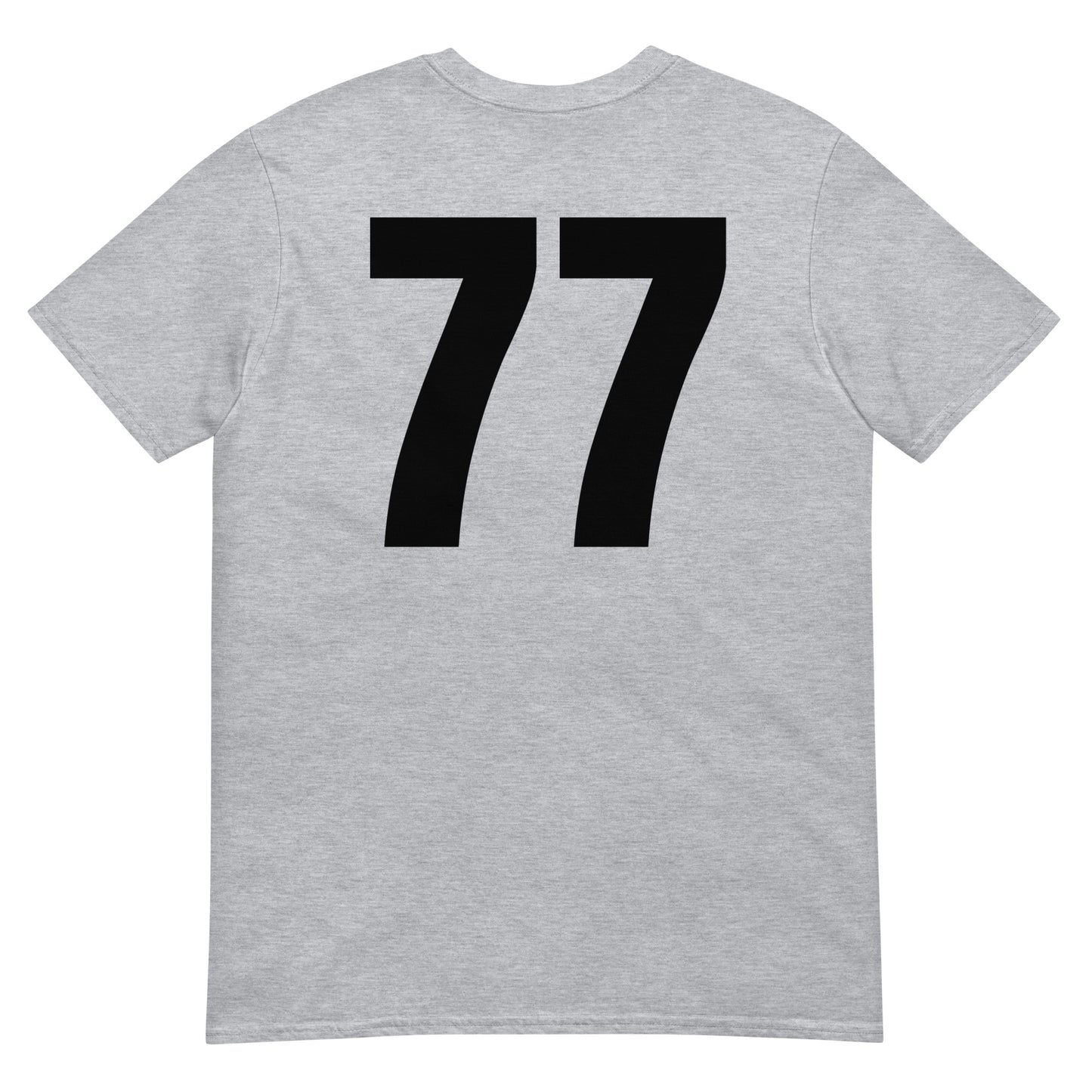 Numero 77 selässä t-paita