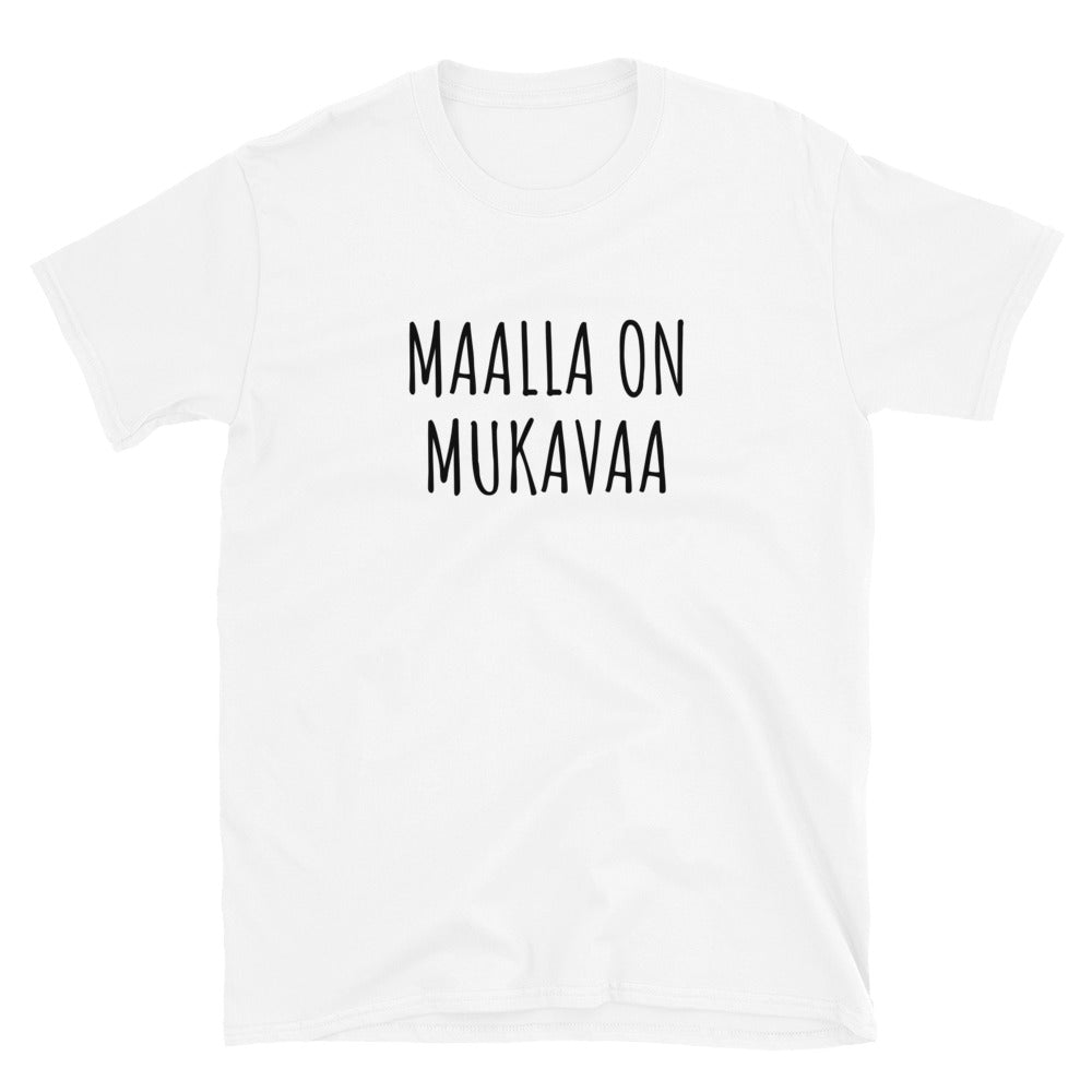 Maalla on mukavaa t-paita