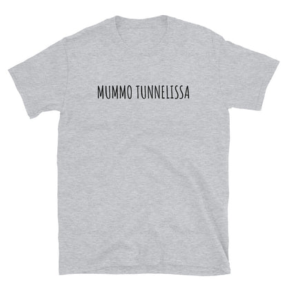 Mummo tunnelissa t-paita