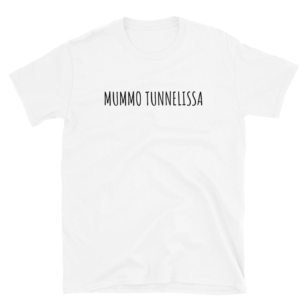 Mummo tunnelissa t-paita