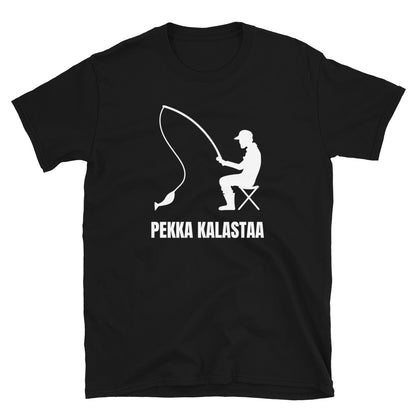 Pekka kalastaa t-paita