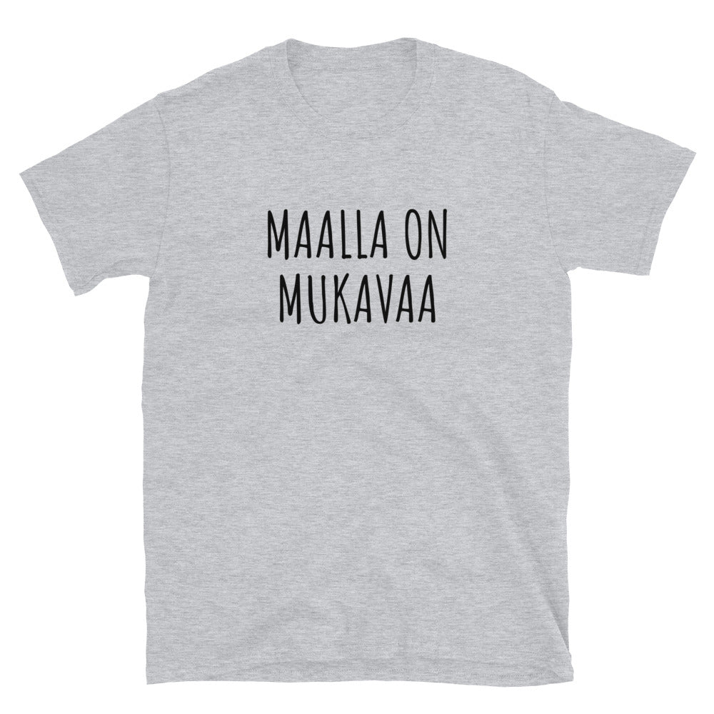 Maalla on mukavaa t-paita