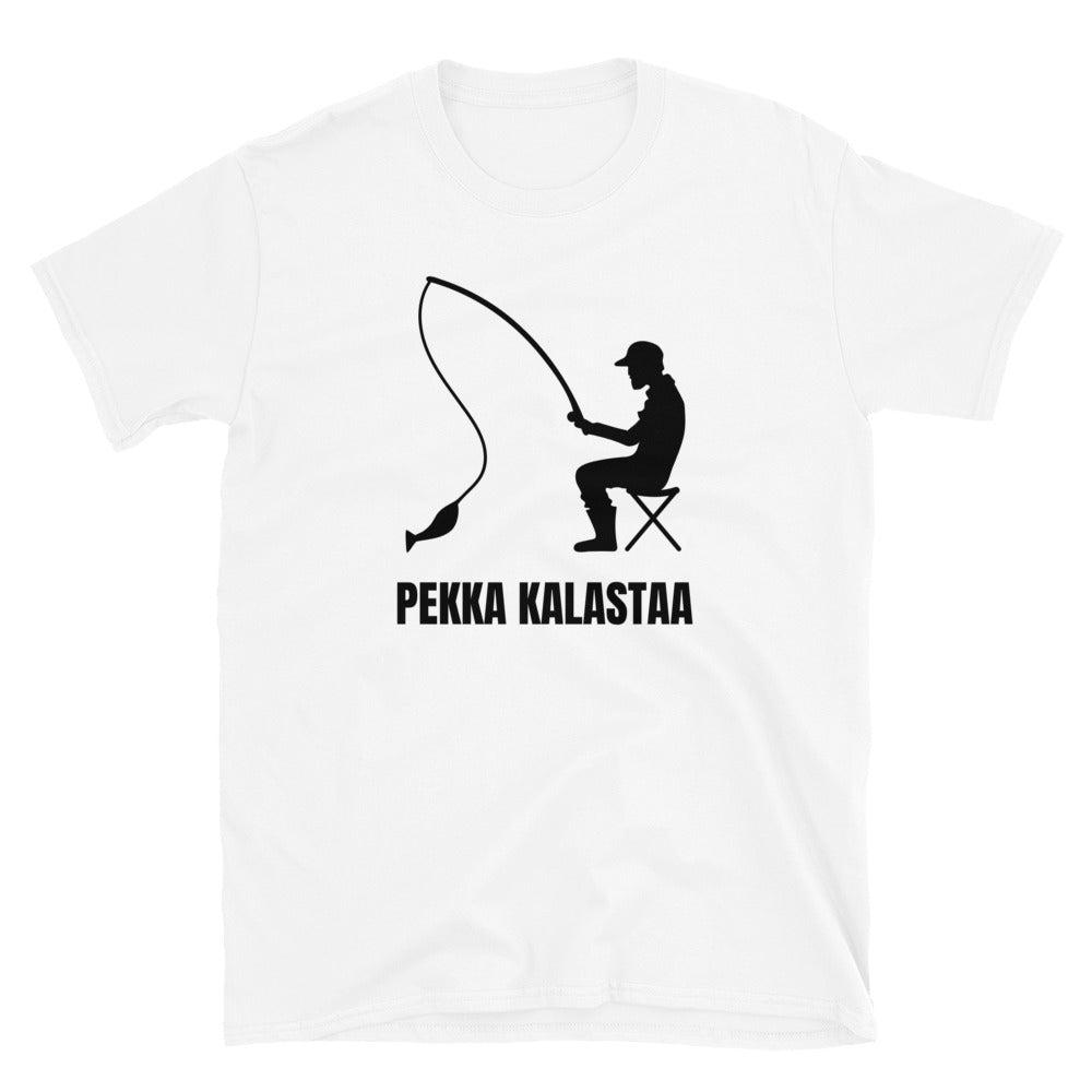 Pekka kalastaa t-paita