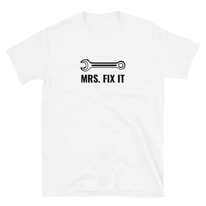 Mrs. Fix it t-paita